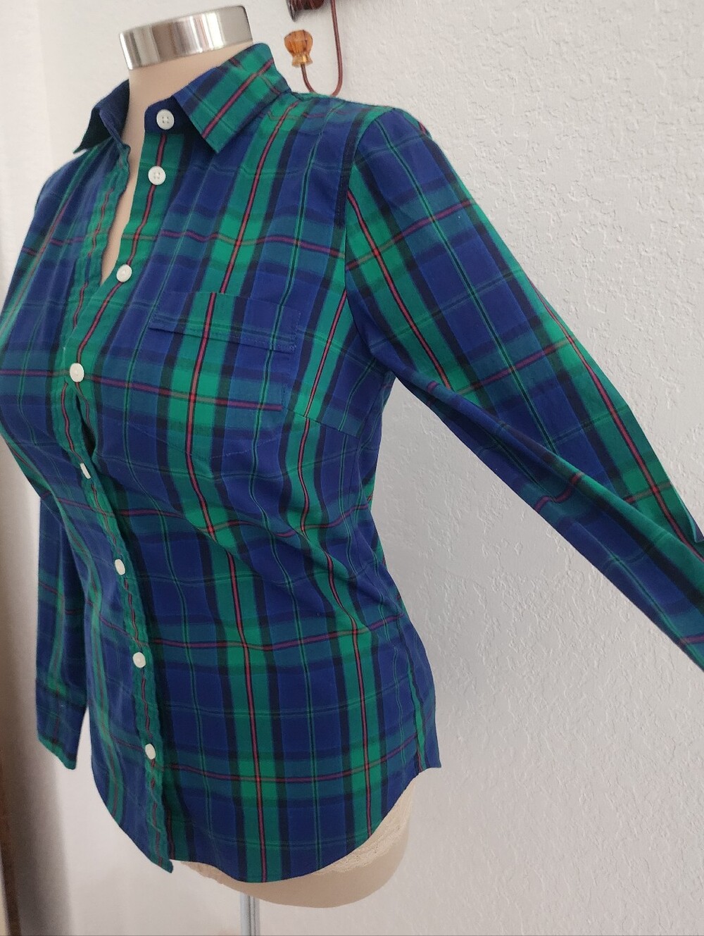 J CREW | Women's Green & Blue Plaid Button-Down Shirt - Picture 8 of 13